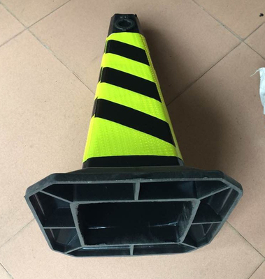 深圳橡膠方錐反光路錐4公斤加重款 車(chē)壓不壞的交通設(shè)施標(biāo)桿